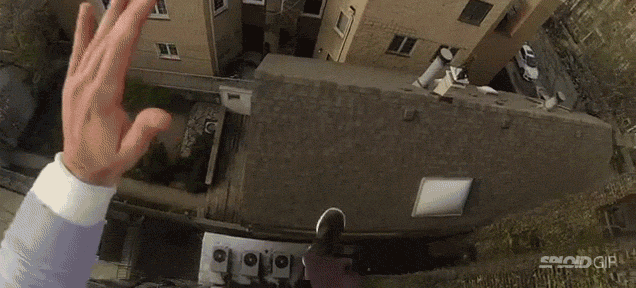 的家伙 疯子 楼梯 乐趣 跳 建筑 屋顶 跳跃 跑酷 特技 土地