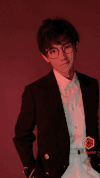 王源 笑容 眼镜 拍照