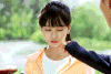 金所炫 抬头 呆萌 摸脸 少女