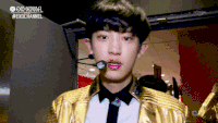 EXO 朴灿烈 摆手 打招呼