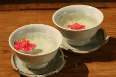 花朵 泡茶 热气 瓷碗