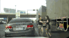 公路 女人 打斗 汽车