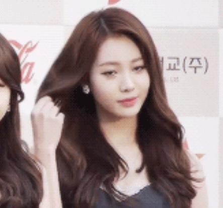 抖胸GIF动态图_抖胸表情包_抖胸GIF动图-SOO