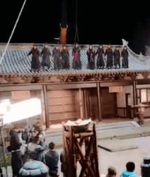 拍摄  吊威亚  屋顶  跳下