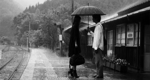 拥抱 雨天 爱情 黑白 唯美