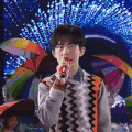 易烊千玺 TFBOYS 帅哥 唱歌