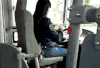 美女 背影 开车 吃东西