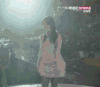 舞台 美女 摔倒 尴尬