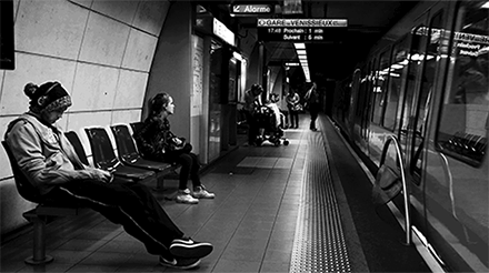 地铁 等待 黑暗 安静