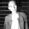 美男 牛仔衣 歪脑袋 帅哥