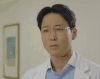 短发 黑色 眼镜 白色