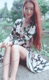美女 大长腿 长发 托腮