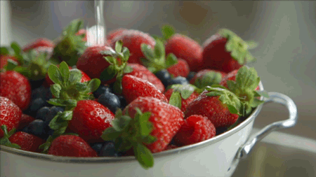 水果 草莓 冲洗