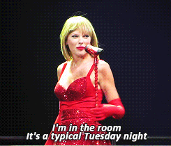 Taylor 唱歌 摇摆 动感