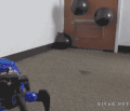 机器人 发射 消灭 黑色的球