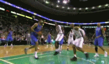 雷阿伦 NBA 篮球 凯尔特人 盖帽 弹跳 力量 超高跳跃力 激烈对抗 劲爆体育