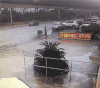 货车 红色 转弯 撞车
