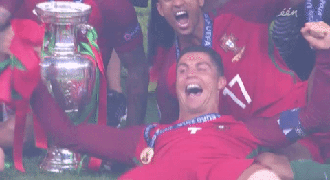 c罗 罗纳尔多 世界杯 足球 奖杯 欢呼 激动 胜利 开心 Cristiano Ronaldo