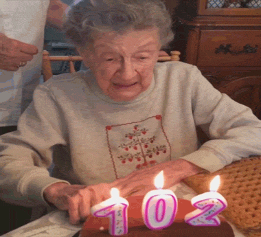 生日快乐 吹蜡烛 蛋糕 力道用大了