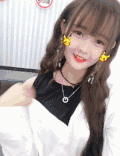 美女 长发 项链 微笑