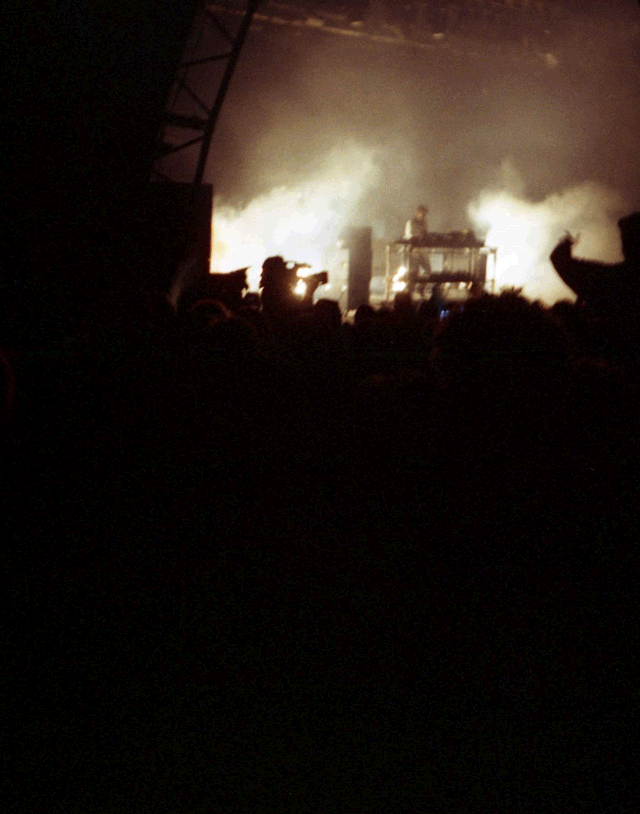 大火 爆炸 格拉斯顿伯里音乐节 Glastonbury+Festival