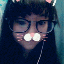 美女 眼鏡 可愛 長發(fā)