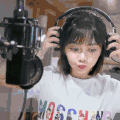 谭松韵 录音棚 努嘴 可爱