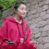 关晓彤 笑容 瞪眼睛 手指