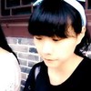 美女 齐刘海 认真 低头