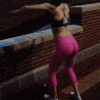 美女 勇猛 健身 蛙跳