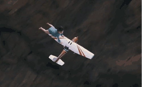 Coldplay MV UpUp 创意 婴儿 滑翔机