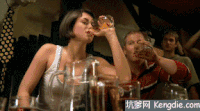 啤酒 喝酒 美女 比试