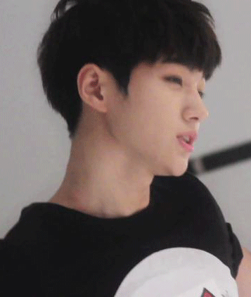 小鲜肉 卖萌 可爱 欢乐