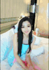 美女 蓝色吊带衫 比划 漂亮