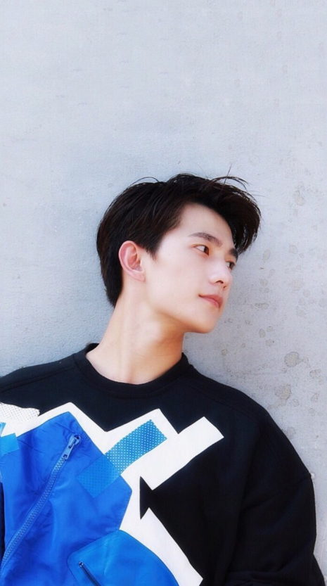 杨洋 壁纸 帅气 小哥哥 明星