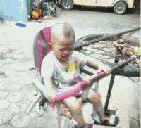 宝贝 旋转 害怕 哭泣