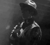 帅男 王源 帽子 舞台