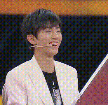 明星 TFBOYS 王俊凱