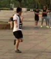 男子 跳舞 搞笑 广场