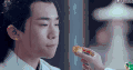 易烊千玺 吃东西 侧颜 可爱