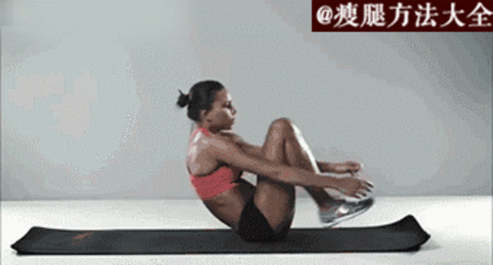 少女 抬腿 瑜伽 健身