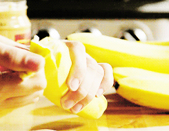 食物 香蕉 水果 脱皮