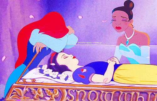 迪士尼 白雪公主 死亡 哭泣