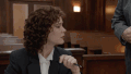 莎拉·保尔森 美国的犯罪故事 法庭 转头
