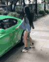 逗比 搞笑 开车门 绿色的车 美女