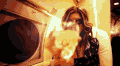 美女 卷发 气质 干杯
