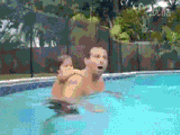 孩子 游泳 潜水 搞笑
