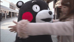 熊本熊 拥抱 抱你 可爱