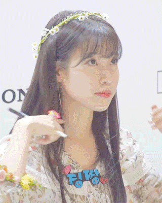 美女 氣質(zhì) 可愛 長(zhǎng)發(fā)