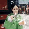 迪丽热巴 吃货 美女 开心